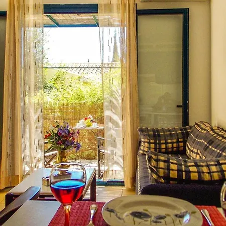 Apartment In Near The Sea *